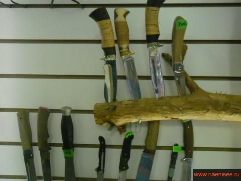 Большой выбор ножей для охотников, рыбаков, туристов.